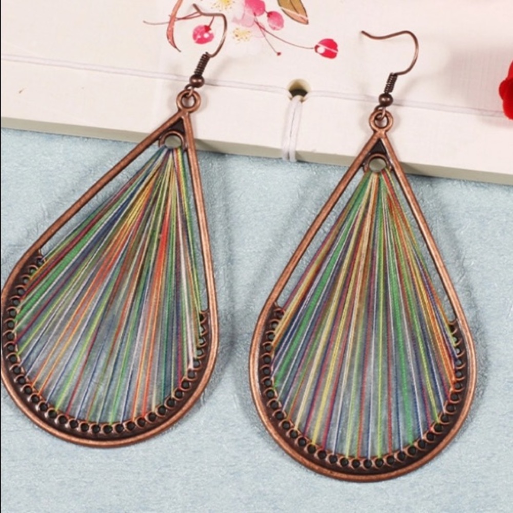 Earrings boho Multi-colored threaded teardrop NEW - Picture 3 of 4